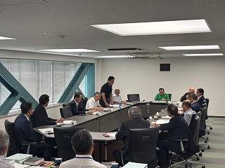 会議の様子の写真