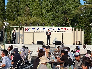 市長があいさつする様子