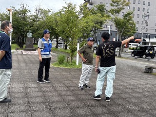 県市長会会長（本坊南さつま市長）に現状を説明する様子