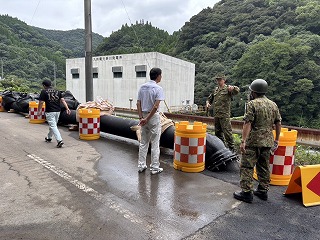 水道復旧工事の現地確認の様子